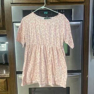 Light pink leopard print shirt